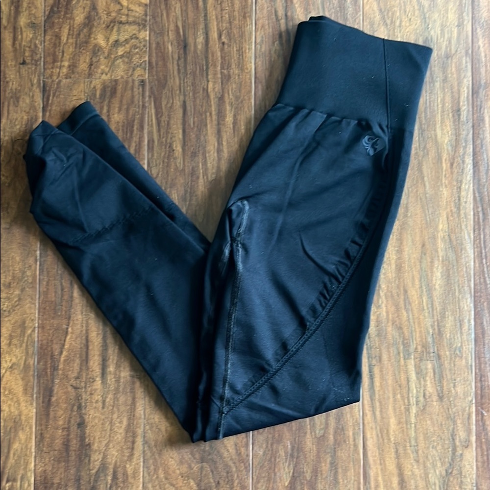 High-Waisted Black Performance Leggings